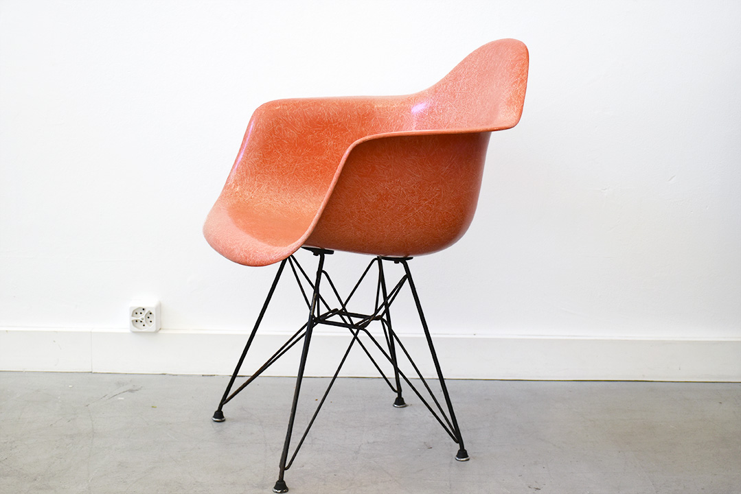 Sociaal Rechtdoor marmeren DAR armchair | Eames | Zenith 2nd gen | Design shop Switzerland